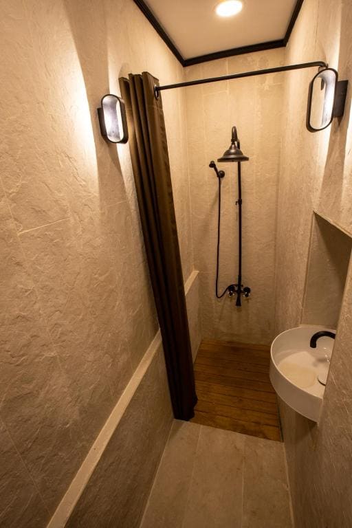 Deluxe Room room - Image 3