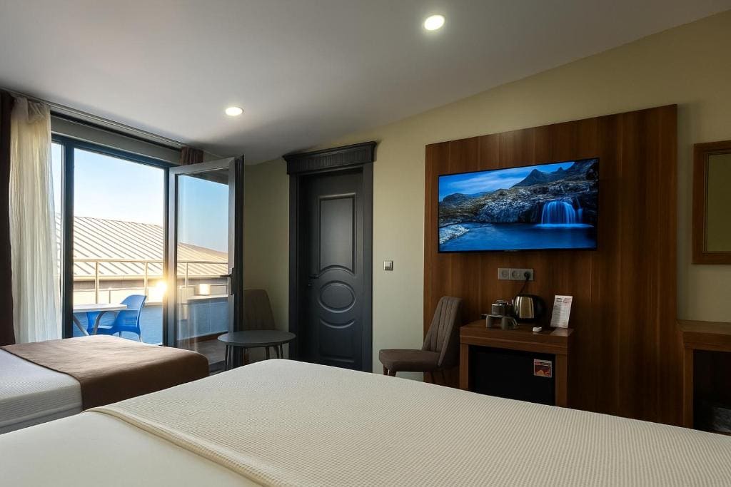 Triple Room with Balcony room - Image 2
