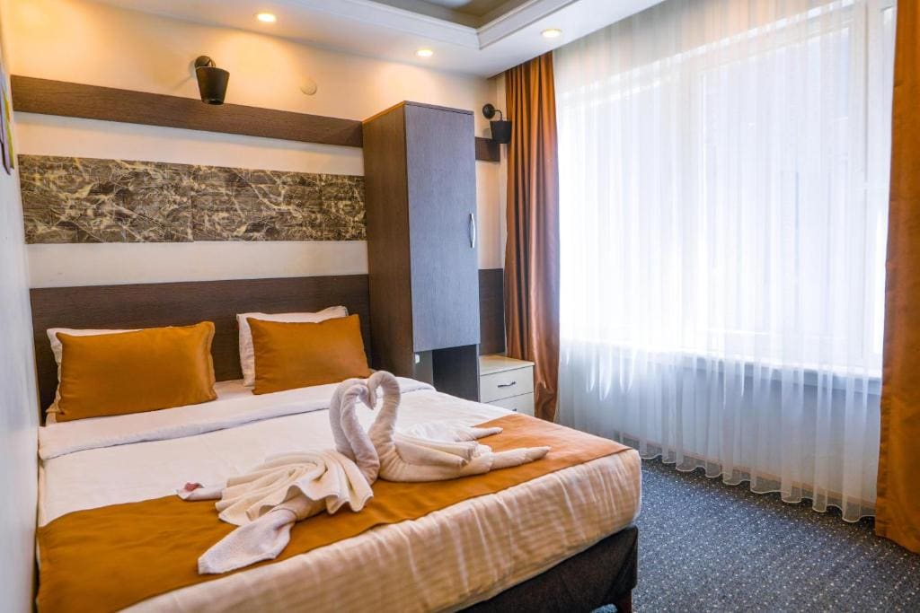 Small Double Room room - Image 3