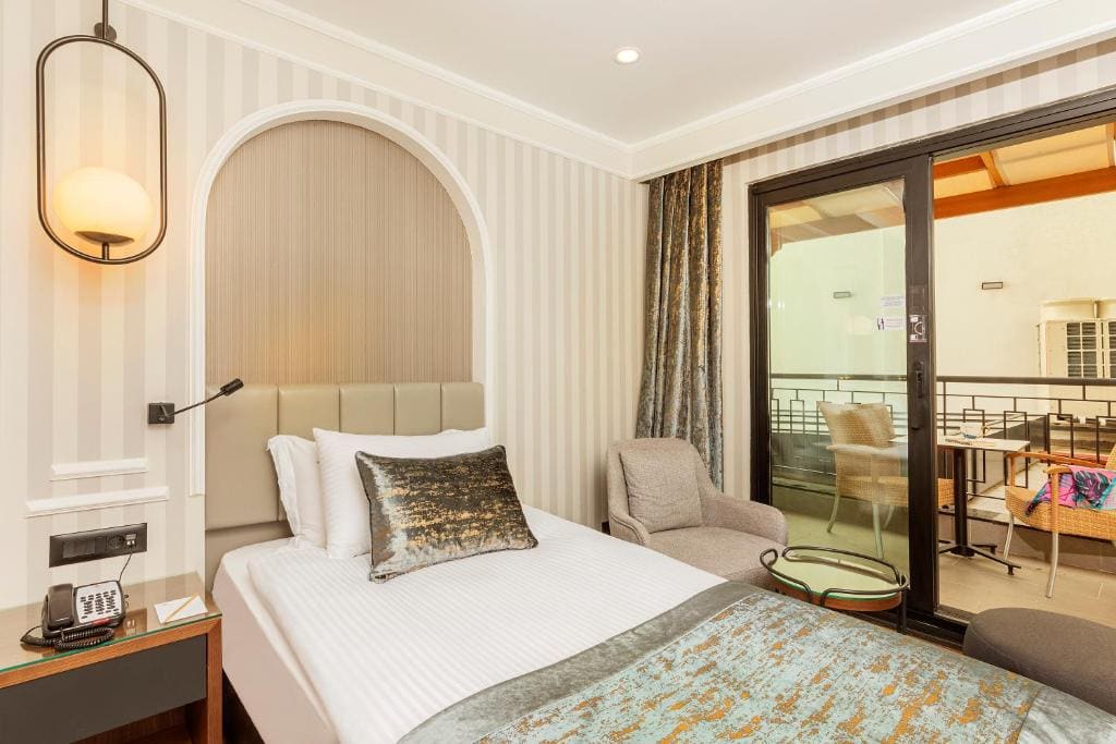 Basement Triple Room With Balcony room - Image 2