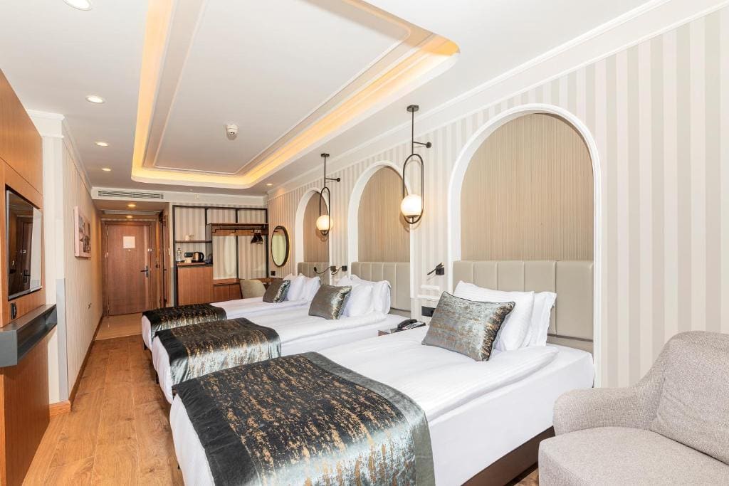 Standard Triple Room room - Image 2