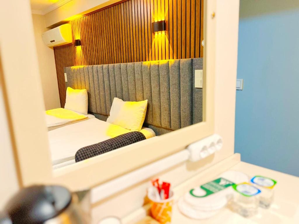 Deluxe Twin Room room - Image 3