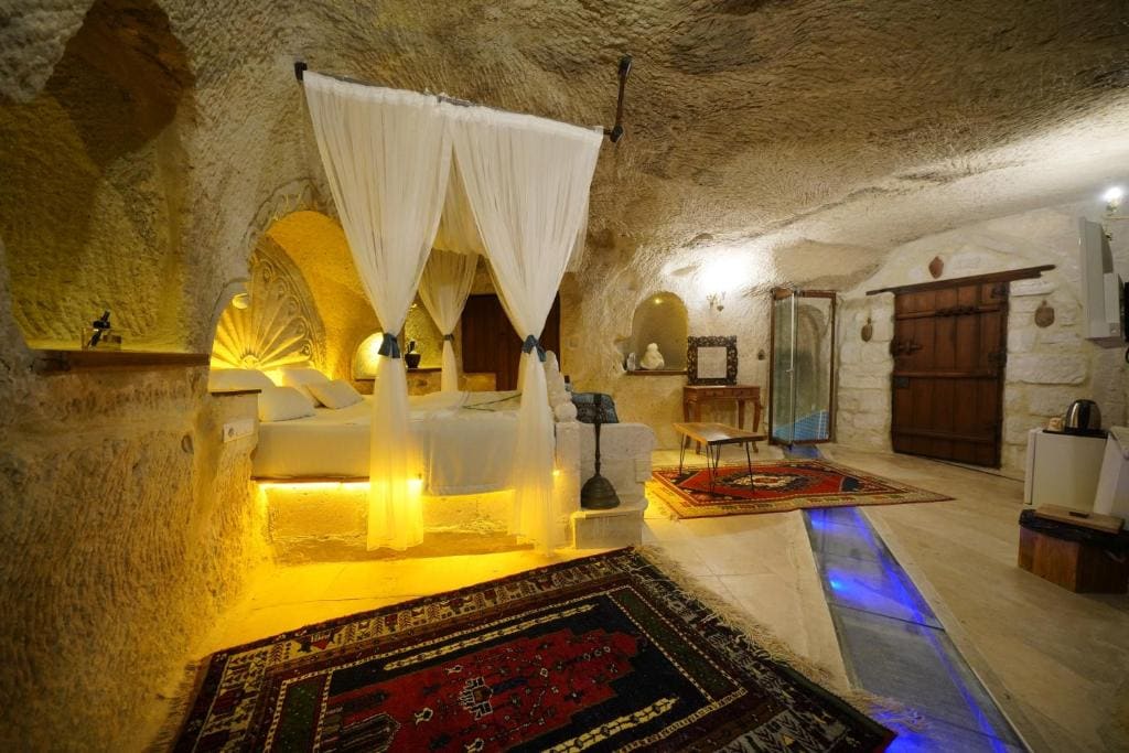 Suite with Private Pool room - Image 2