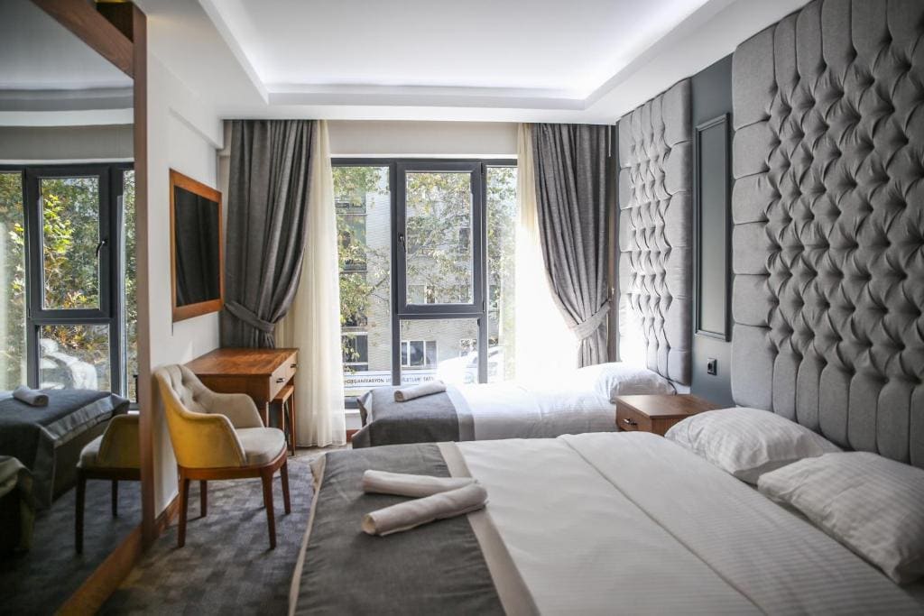 Standard Family Room room - Image 2