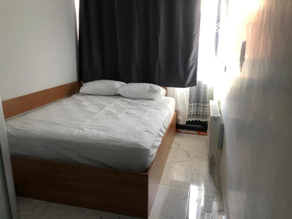 Queen Room with Balcony room - Image 3