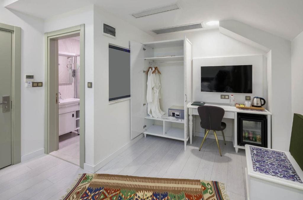 Economic Double Room (Basement Floor) room - Image 3