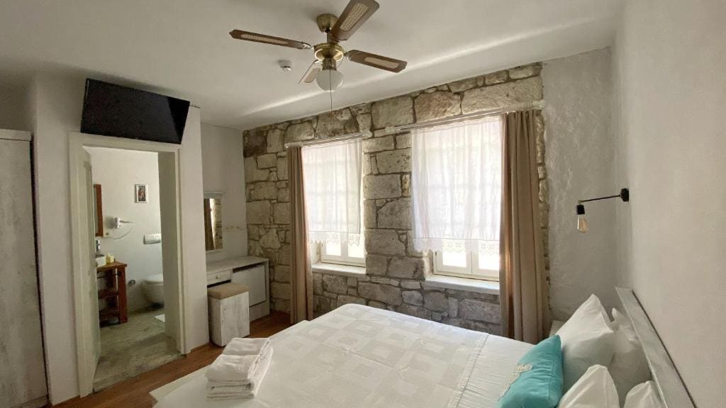 Deluxe Room room - Image 2