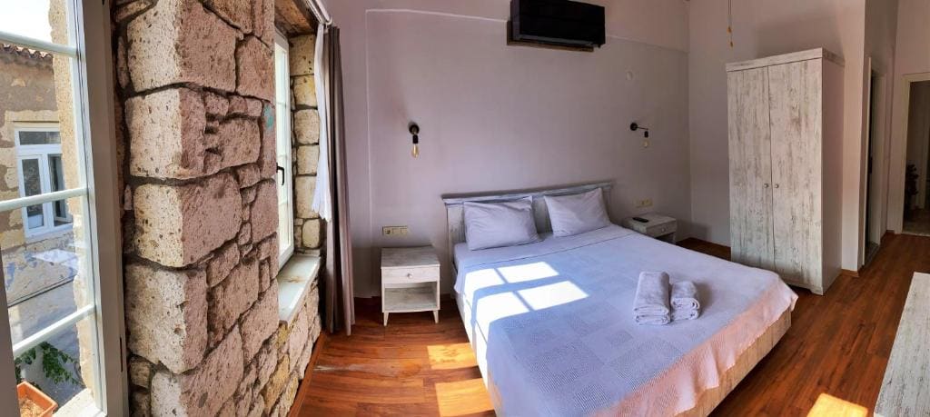 Deluxe Triple Room room - Image 1