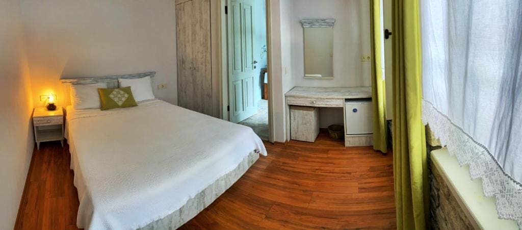 Economy Double Room room - Image 3