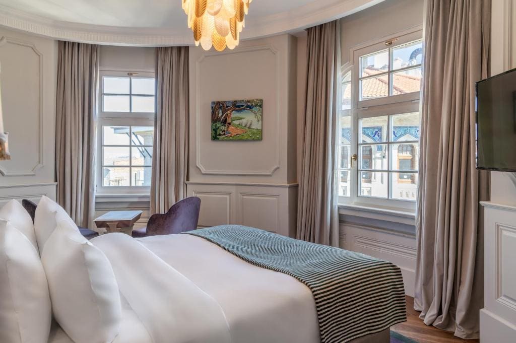 Deluxe King Room room - Image 3