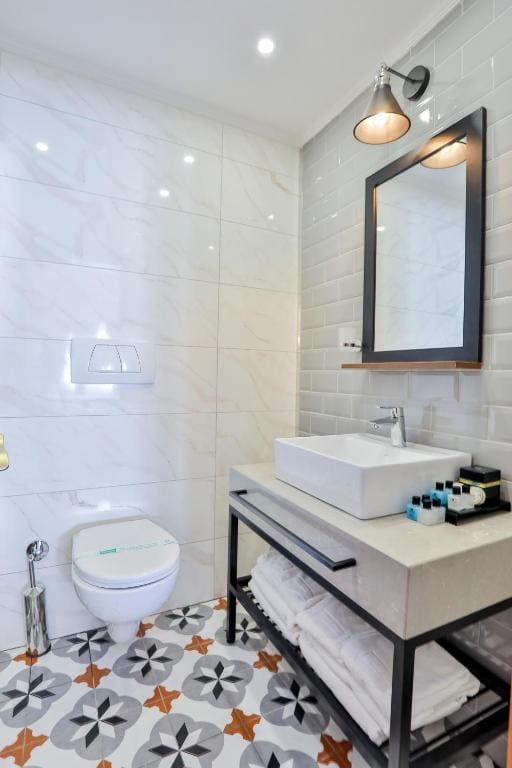 Superior Triple Room room - Image 3