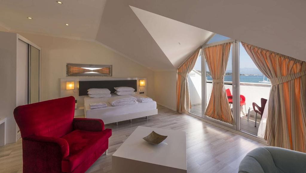 Large room with Terrace room - Image 1