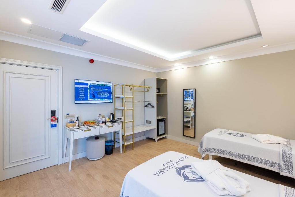 Budget Double Room room - Image 3