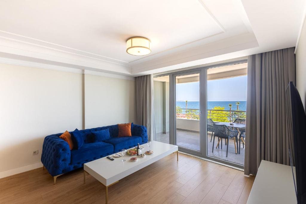 Suite with Sea View room - Image 1