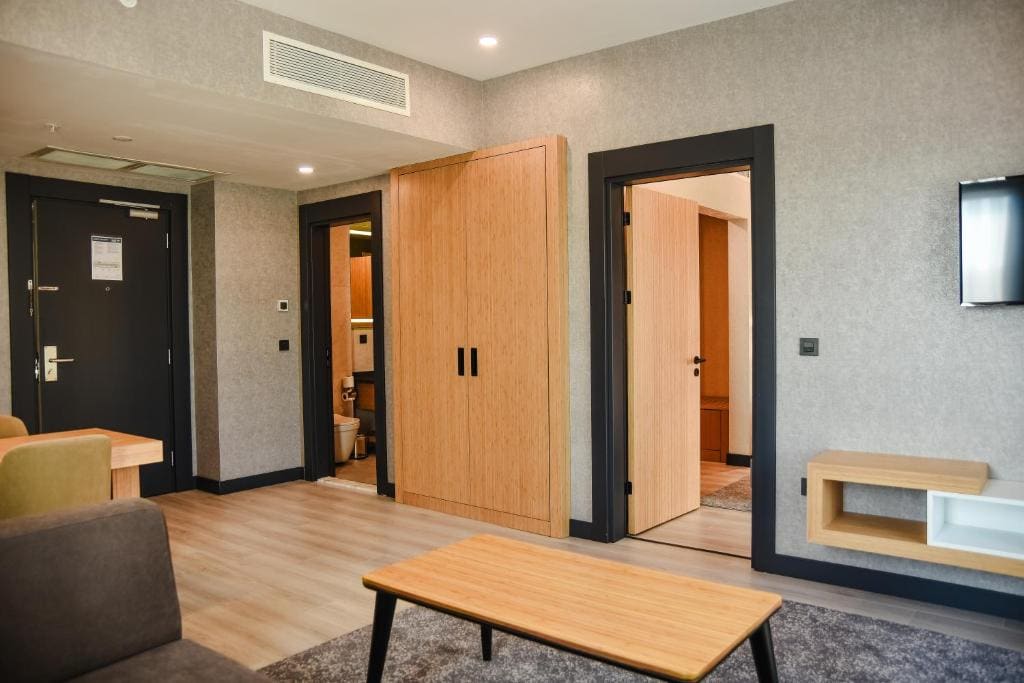 Corner Suite room - Image 3