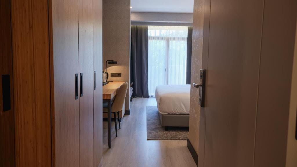 Standard Room - Balcony room - Image 3