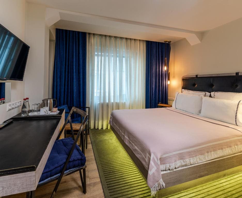 Penthouse Suite with Terrace room - Image 3