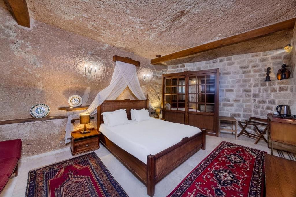 King Suite room - Image 2