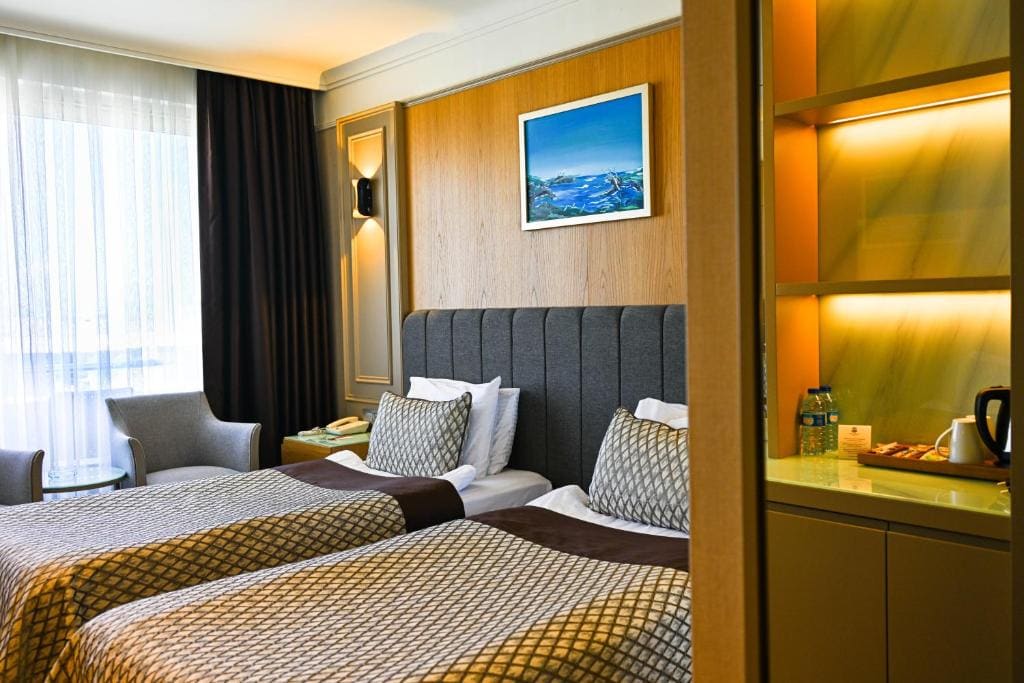 Standard Single Room with Side Sea View room - Image 2