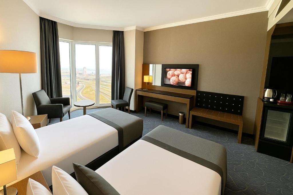 Deluxe Twin Sea and City View Non Smoking room - Image 1