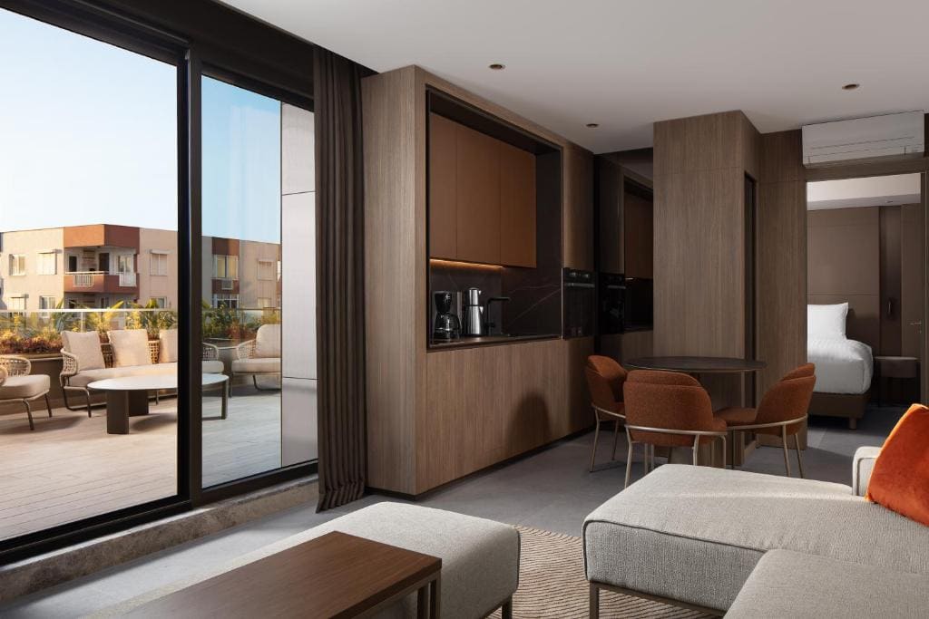 One-Bedroom Queen Suite with Terrace and Sofa Bed - City View room - Image 3