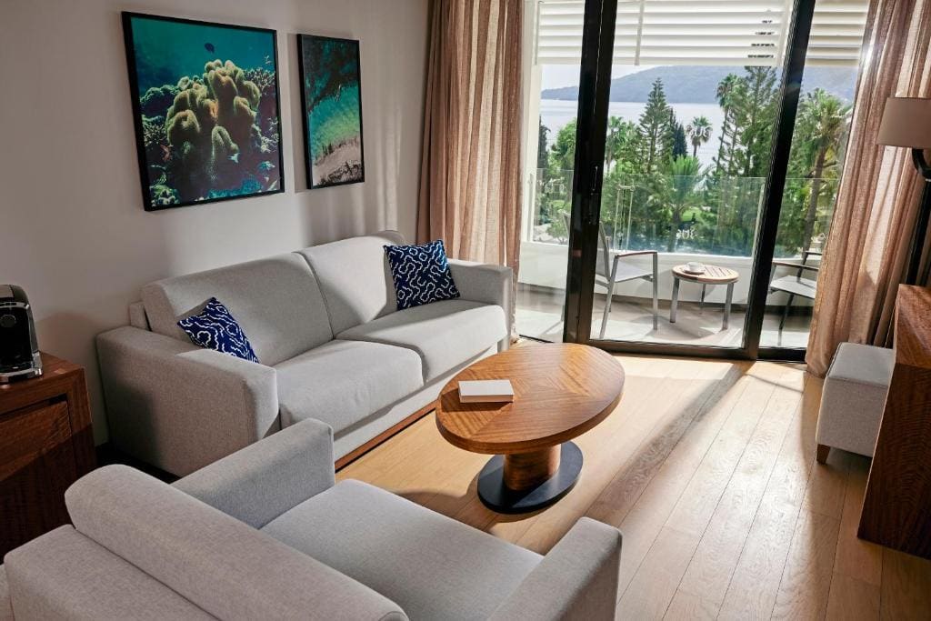 Suite Partial Sea View room - Image 3