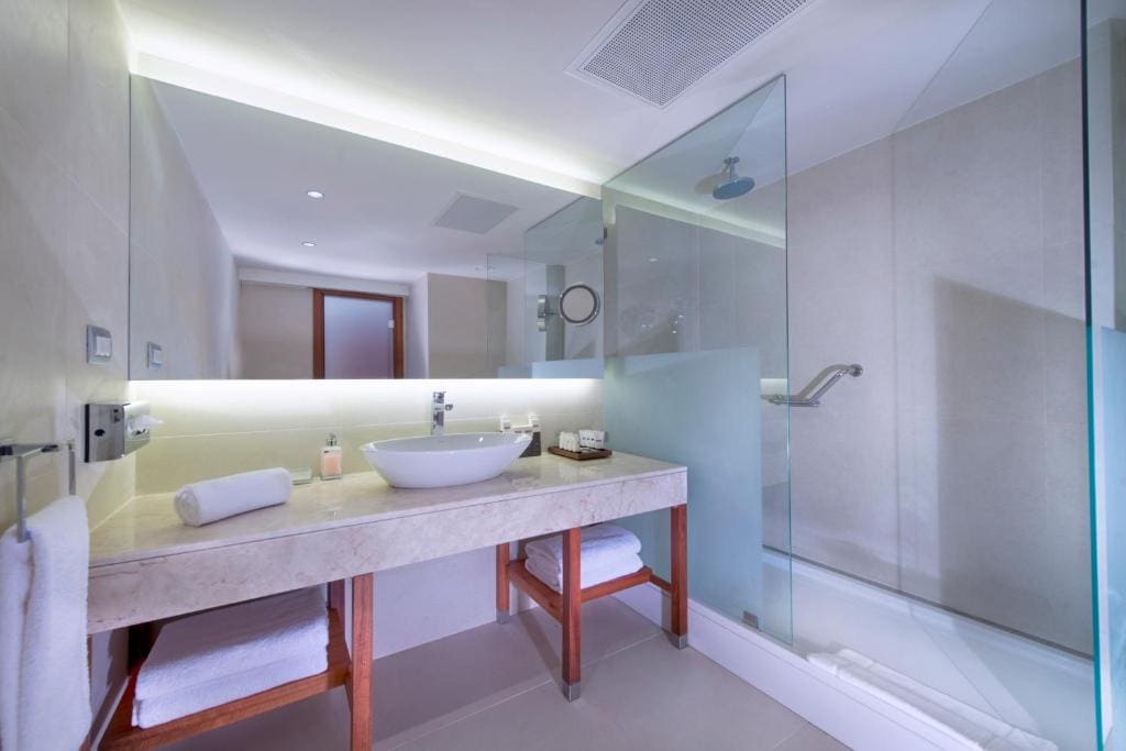 Suite with Sea View room - Image 3