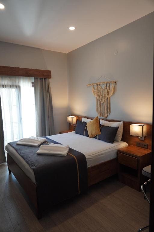 Double Room with Mountain View room - Image 2