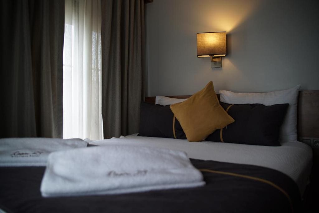 Single Room with Sea View room - Image 1