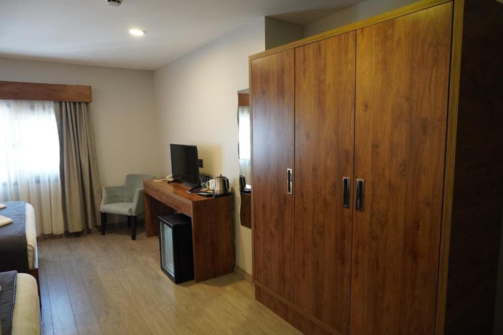 Standard Triple Room room - Image 2