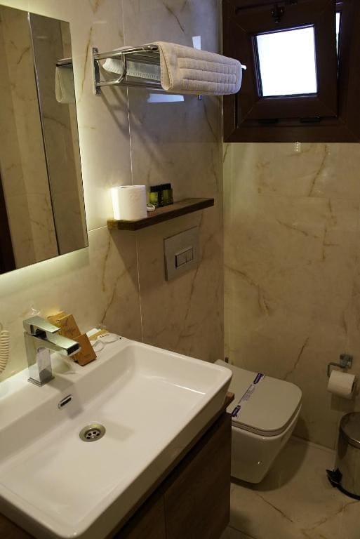 Budget Double Room room - Image 3