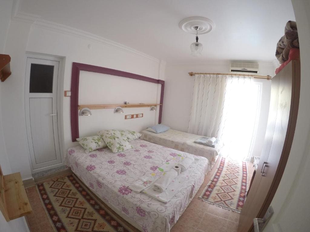 Standard Triple Room room - Image 2