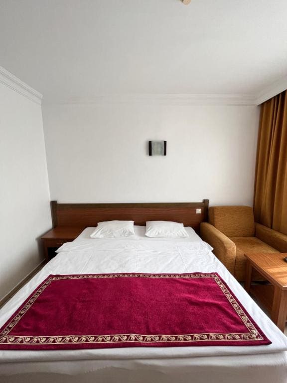 Single Room with Sea View room - Image 1
