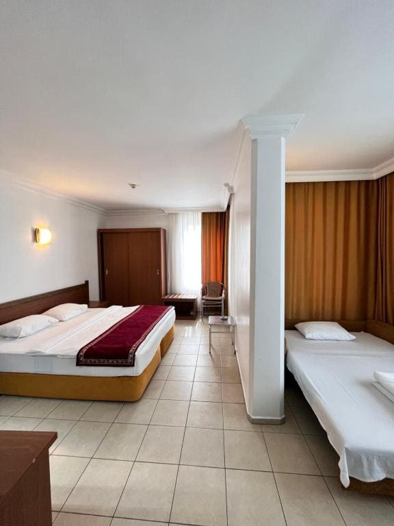 Junior Suite with Sea View room - Image 1