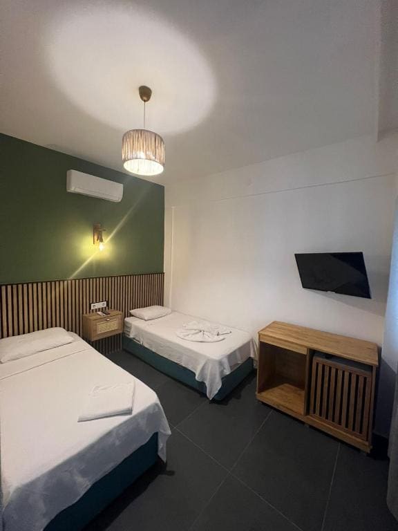 Standard Twin Room room - Image 1