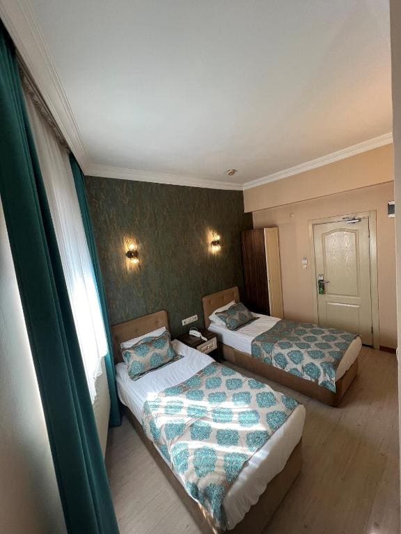 Standard Twin Room room - Image 1