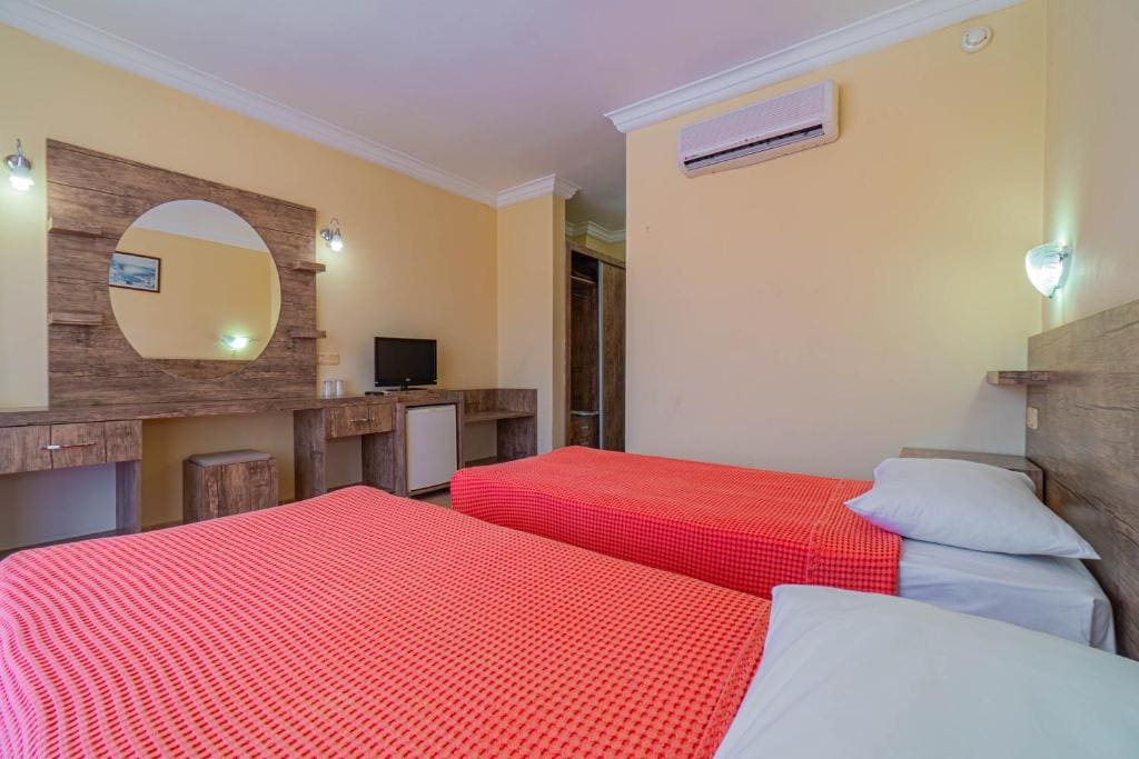 Standard Double or Twin Room room - Image 2