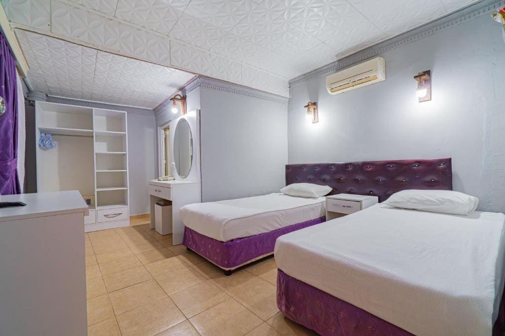 Double Room with Balcony room - Image 2