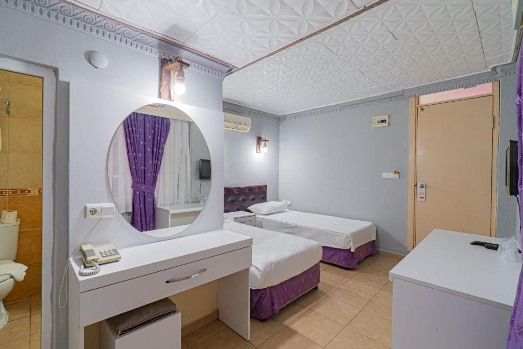 Double Room with Balcony room - Image 1
