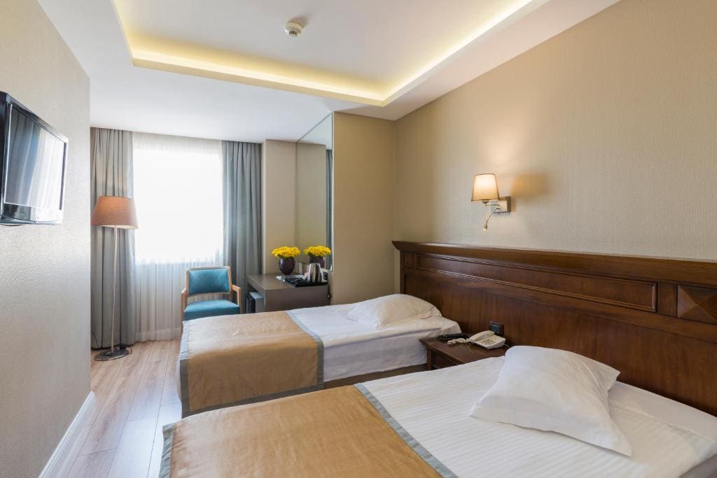 Standard Triple Room room - Image 2