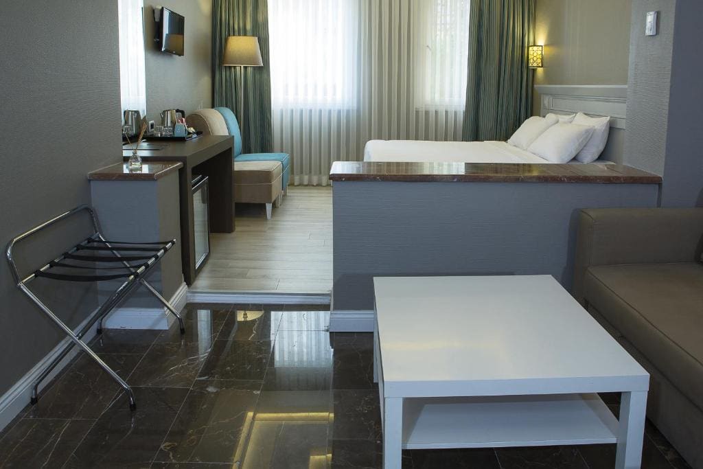Standard Family Room room - Image 3