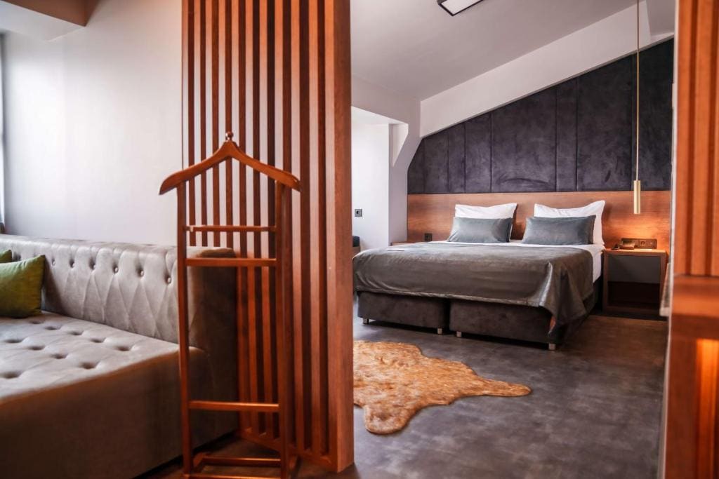 Suite with River View room - Image 2