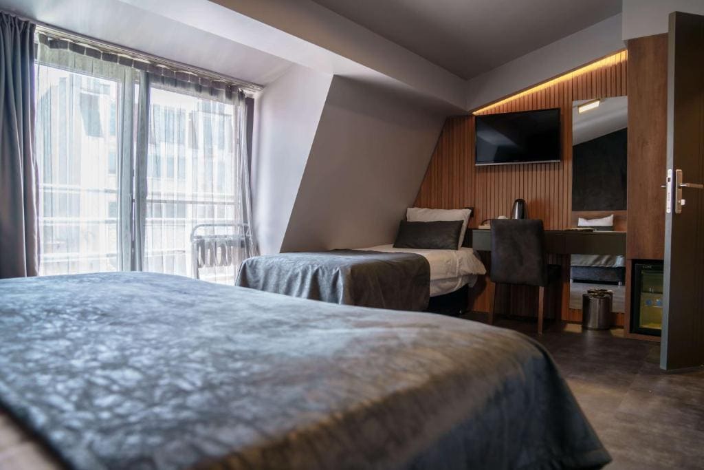 Standard Triple Room room - Image 1