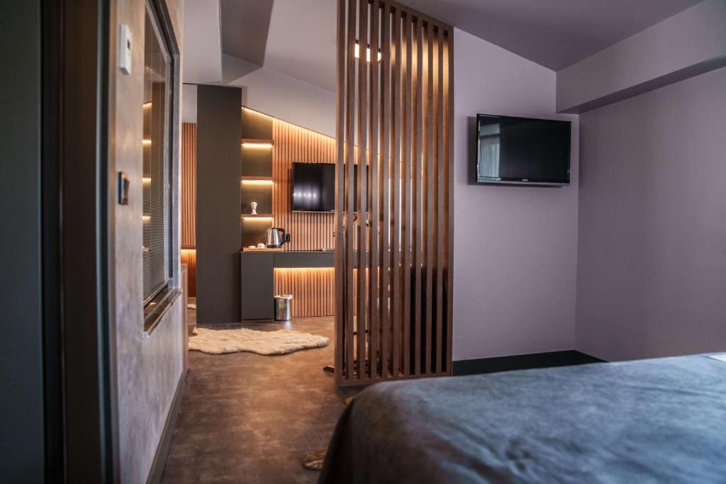 Suite with River View room - Image 3