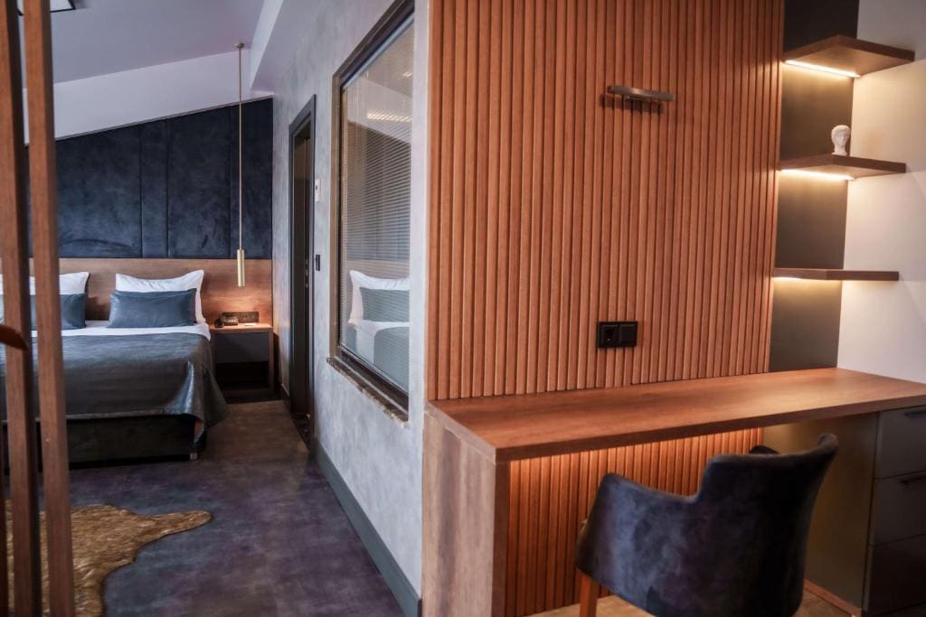 Suite with River View room - Image 1