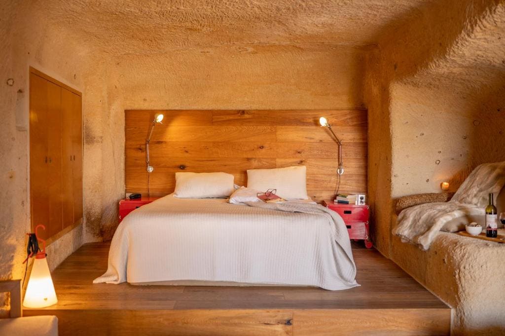 Deluxe Cave Room room - Image 2