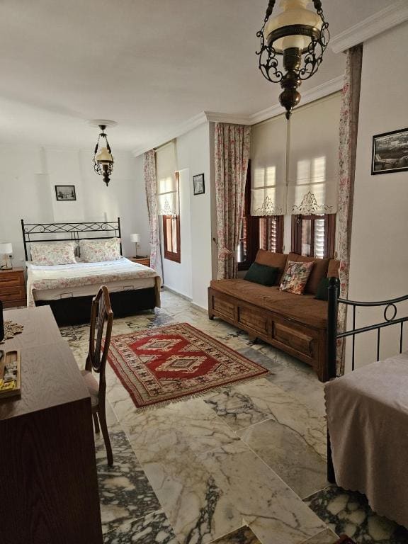 Large Double Room room - Image 1