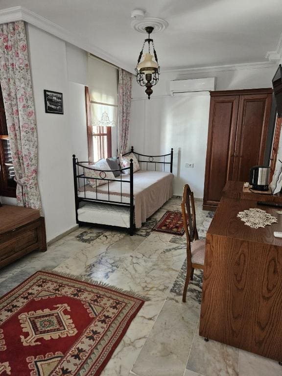 Large Double Room room - Image 2