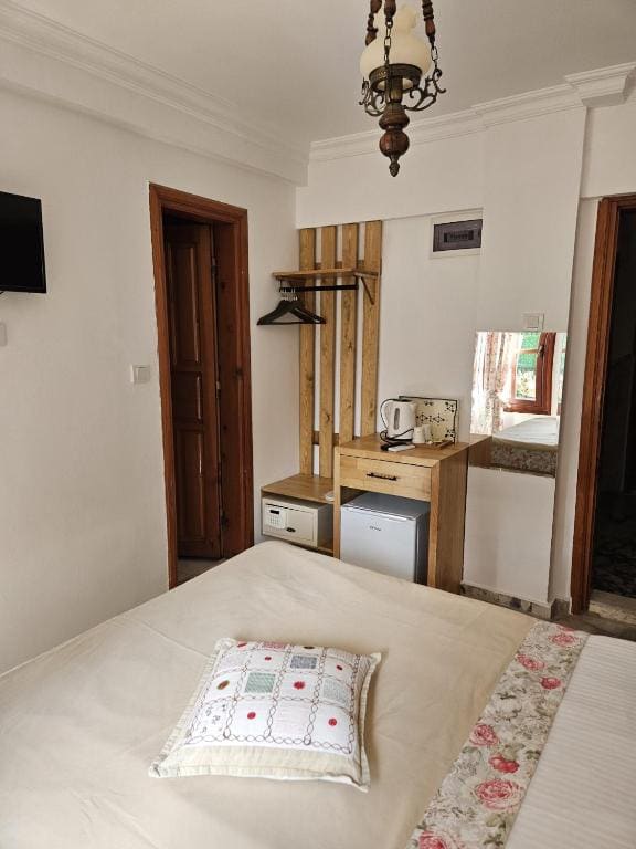 Standard Double or Twin Room room - Image 2