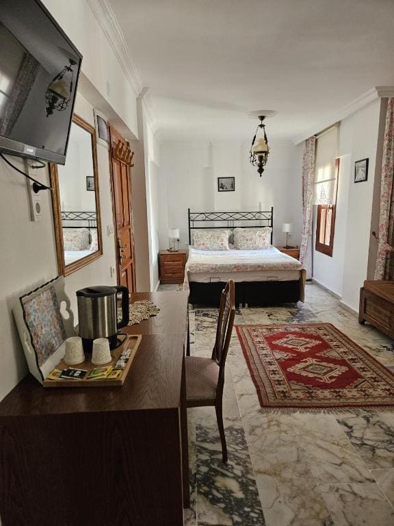 Large Double Room room - Image 3